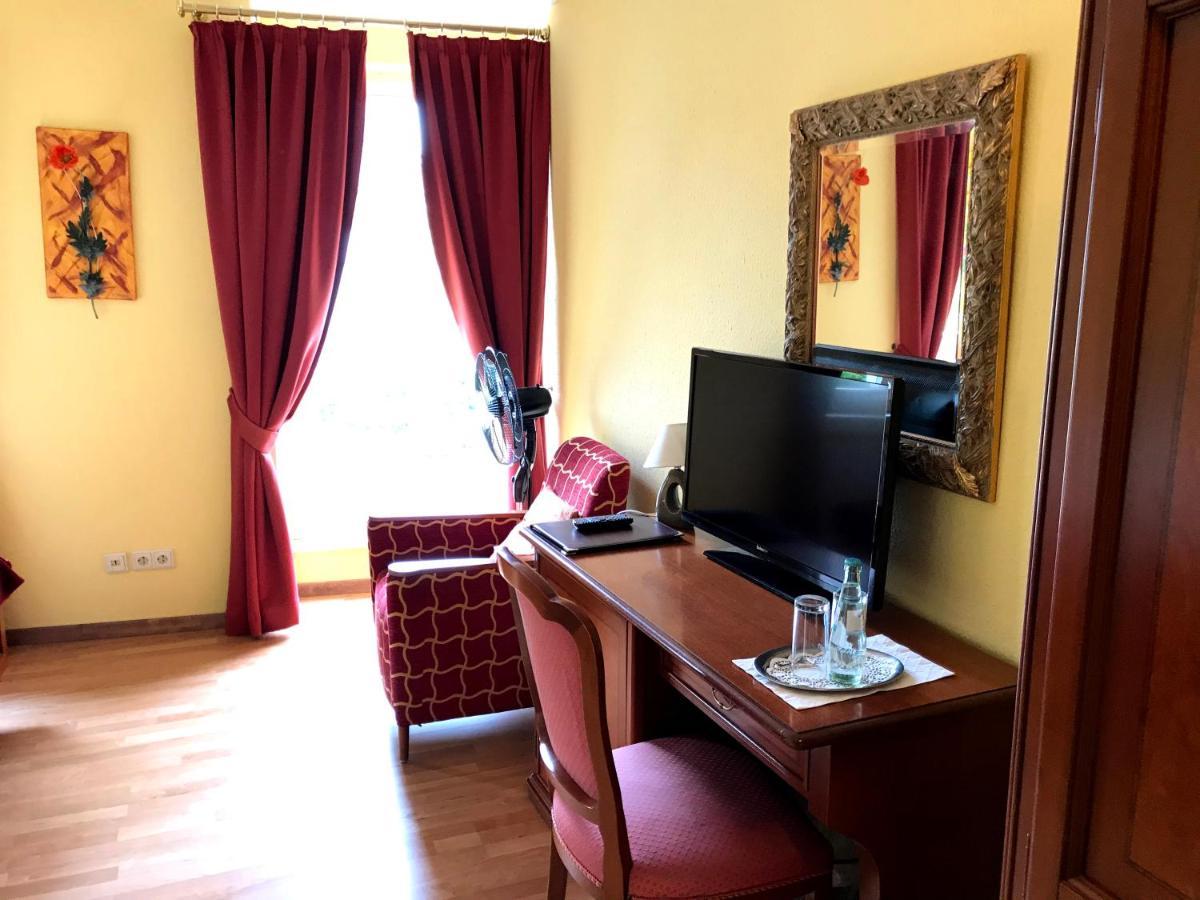 Hotel Garni Wiestor Uberlingen Ngoại thất bức ảnh